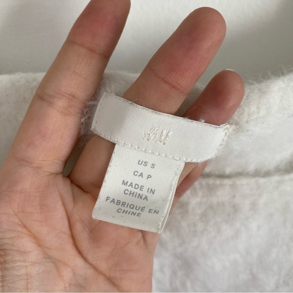 H&M Longsleeve Fuzzy Soft Squareneck Sweater w Puffy Sleeves in White • S Small - Picture 2 of 6